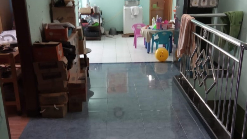 Dijual Rumah 2 lt di Simpang Darmo Permai Selatan