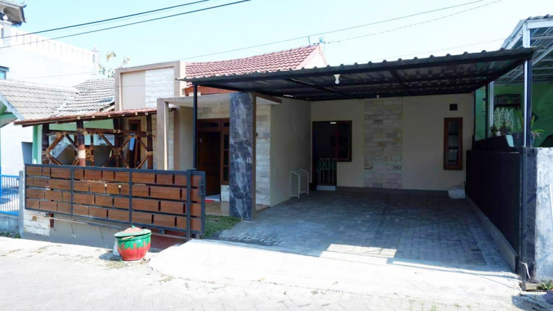 Rumah Full Furnish di Jl. Oro-oro Ombo - Batu, Row Jalan Lebar + Paving, Siap Huni, Cocok untuk Homestay / Villa