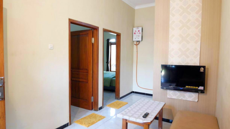 Rumah Full Furnish di Jl. Oro-oro Ombo - Batu, Row Jalan Lebar + Paving, Siap Huni, Cocok untuk Homestay / Villa