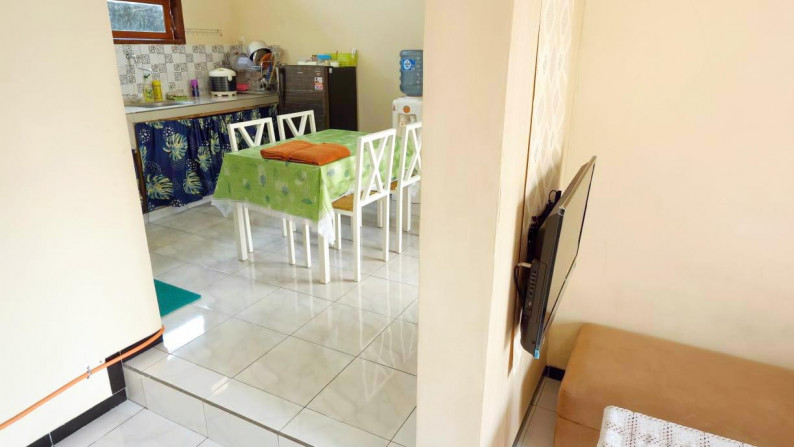 Rumah Full Furnish di Jl. Oro-oro Ombo - Batu, Row Jalan Lebar + Paving, Siap Huni, Cocok untuk Homestay / Villa