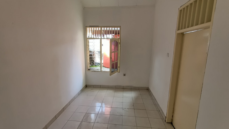 Rumah dijual di Jl. Peta Barat, Kalideres, Jakarta Barat  *0023-CHRHEN*