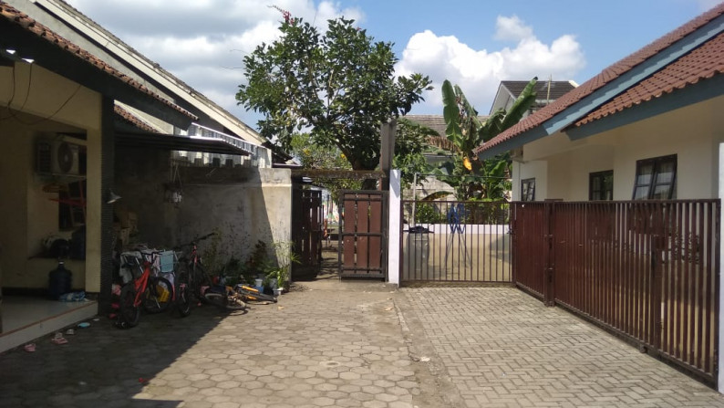RUMAH DAN 2 PAVILIUN SIAP HUNI DI JONGKANG, DEKAT DARI JL PALAGAN TENTARA PELAJAR