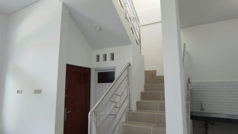 2 UNIT RUMAH BARU DENGAN DESAIN MODERN MINIMALIS , SIAP HUNI, DI JL NGADIRJO, SLEMAN