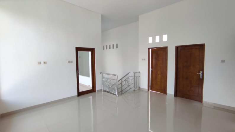 2 UNIT RUMAH BARU DENGAN DESAIN MODERN MINIMALIS , SIAP HUNI, DI JL NGADIRJO, SLEMAN
