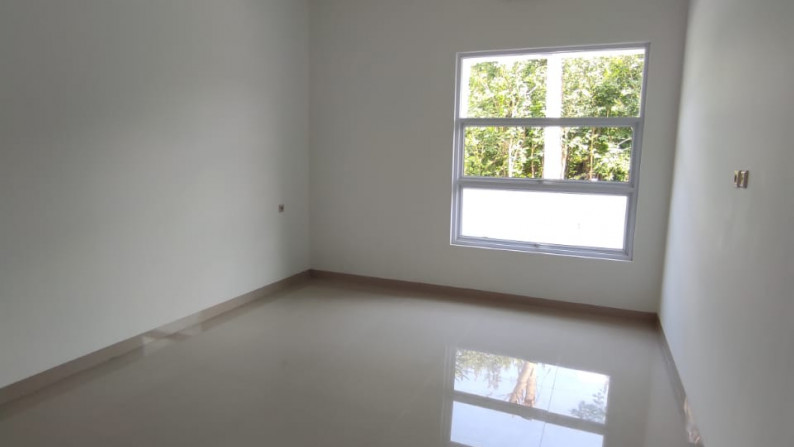 2 UNIT RUMAH BARU DENGAN DESAIN MODERN MINIMALIS , SIAP HUNI, DI JL NGADIRJO, SLEMAN