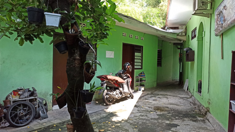 RUMAH DAN KOST 46 KAMAR DI DAERAH PAPRINGAN, CATURTUNGGAL,SLEMAN