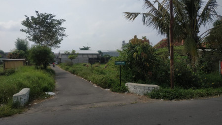 TANAH PEKARANGAN SELUAS 250 METER PERSEGI, DI JL KRAGILAN, SLEMAN
