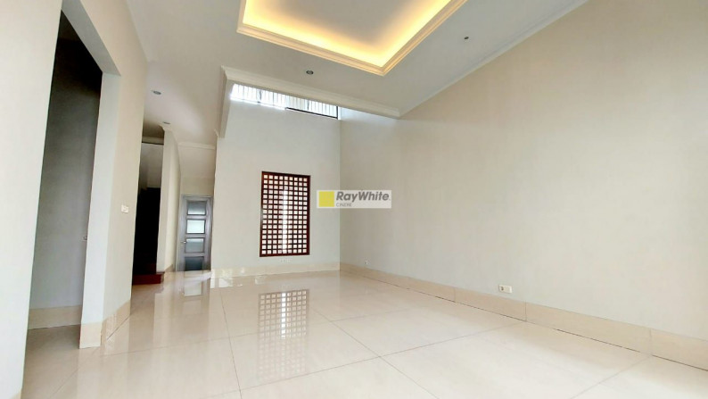 Rumah brand new modern minimalis style dalam semi town house di Cilandak