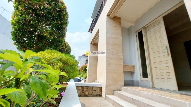 Rumah brand new modern minimalis style dalam semi town house di Cilandak