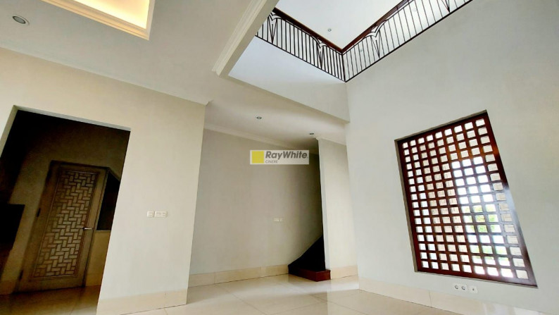 Rumah brand new modern minimalis style dalam semi town house di Cilandak