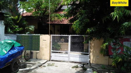Dijual Rumah Pusat Kota di Jalan Legundi, Surabaya