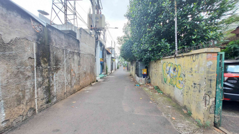 RUMAH DI KEBON BARU, TEBET, BEBAS BANJIR, DEKAT AKSES TOL DALAM KOTA