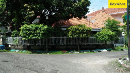 Dijual Rumah Hook Pusat Kota di Jalan Siak, Surabaya