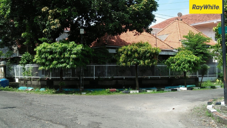 Dijual Rumah Hook Pusat Kota di Jalan Siak, Surabaya