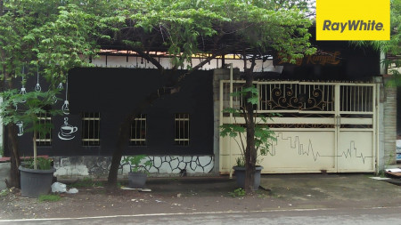 Dijual Rumah Pusat Kota di Jalan Setail, Surabaya