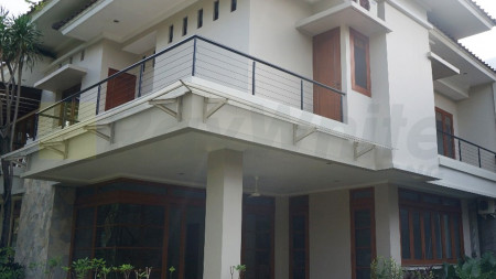 Rumah Mewah Taman Kemang Jaya