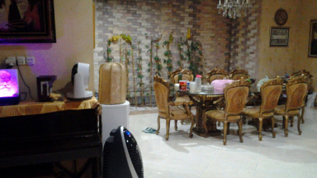 Dijual cepat Rumah Furnished 3 Lantai  di Tomang Jakarta Barat