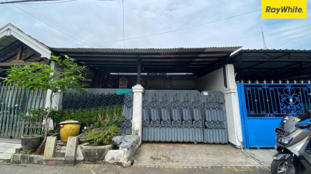 Dijual Rumah di Simpang Darmo Permai Selatan, Surabaya Barat