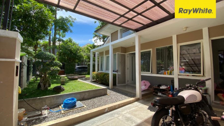 Dijual Rumah Hook di Perum Alam Galaxy, Surabaya