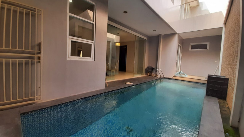 For Sale - Rumah Modern Classic dengan Private Pool di Pondok Indah