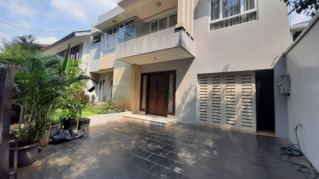 For Sale - Rumah Modern Classic dengan Private Pool di Pondok Indah