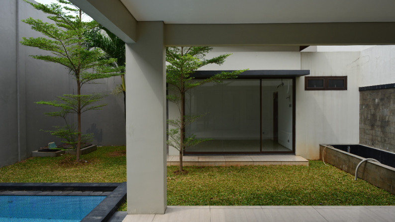 Rumah MEWAH, Asri dan Siap Huni @Jl Gotong Royong, Gandaria