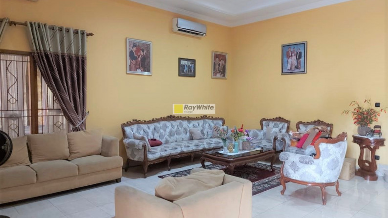 Rumah Model Etnik Asri dalam Komplek Cinere