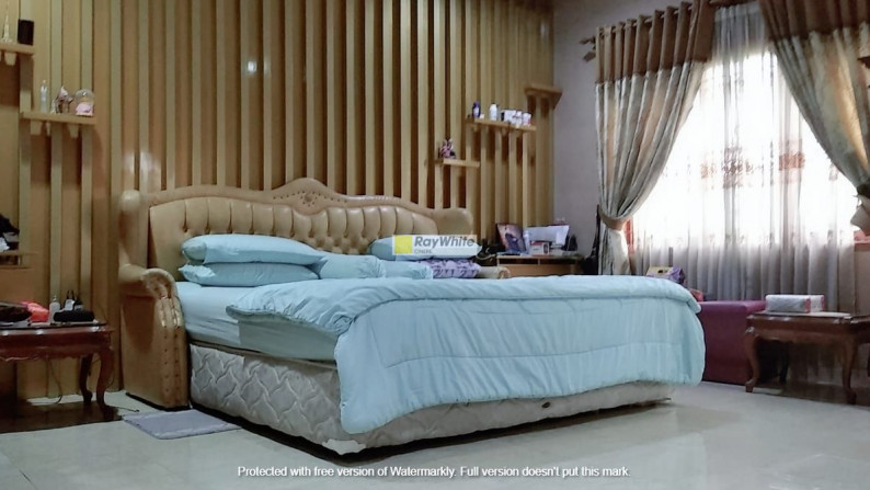 Rumah Model Etnik Asri dalam Komplek Cinere