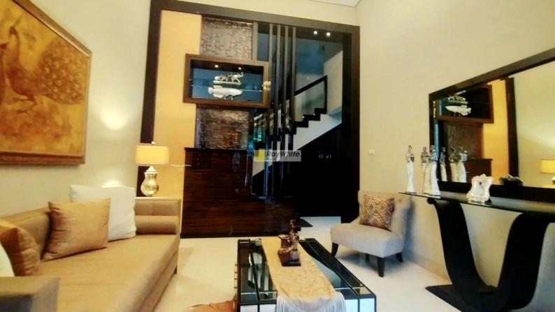 Rumah Mewah Modern Tropis Style Lokasi Super Prime di Menteng