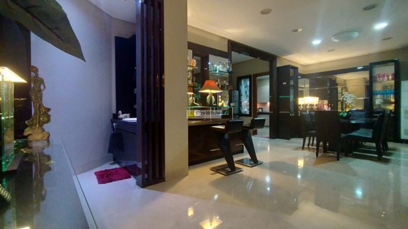 Rumah Mewah Modern Tropis Style Lokasi Super Prime di Menteng