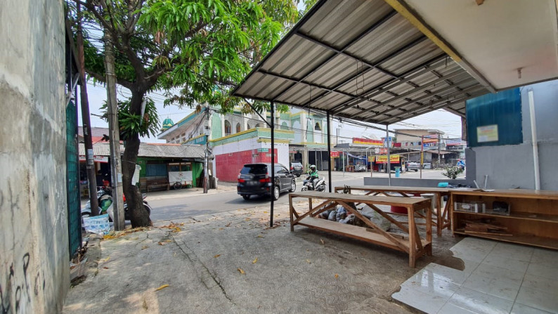 Disewakan Ruang Usaha / Kios Siap Pakai dan Lokasi Pinggir Jalan Raya @Jl Wahid Hasyim Raya (Depan Masjid Jami Nurul Iman)