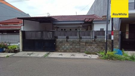 Dijual Rumah 1,5 lantai di Wisma Permai Barat, Surabaya