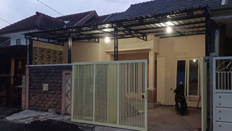 Dijual Rumah Dekat Transmart di Puri Teratai, Sidoarjo