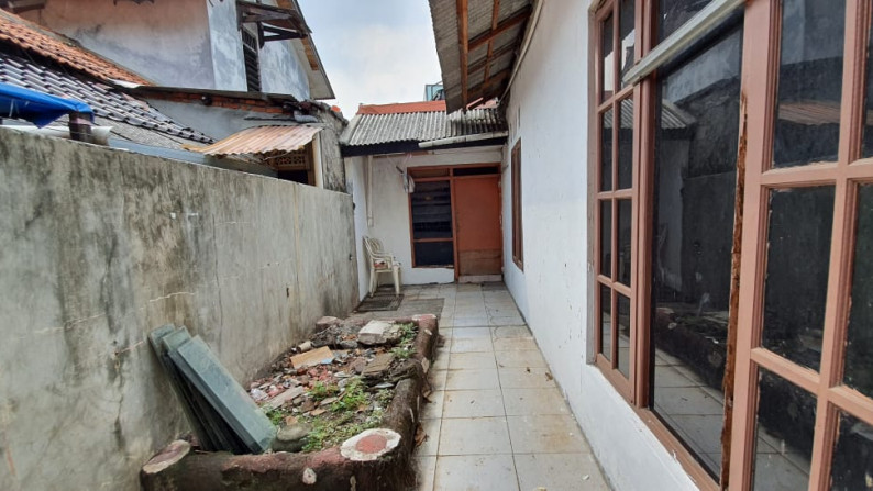 Rumah Hitung Tanah, Lokasi Strategis @Meruya Utara