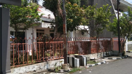 Dijual Rumah di Darmo Permai Timur, Surabaya Barat