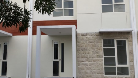 Dijual/Sewa Rumah di Puri Surya Jaya Valencia Street, Sidoarjo