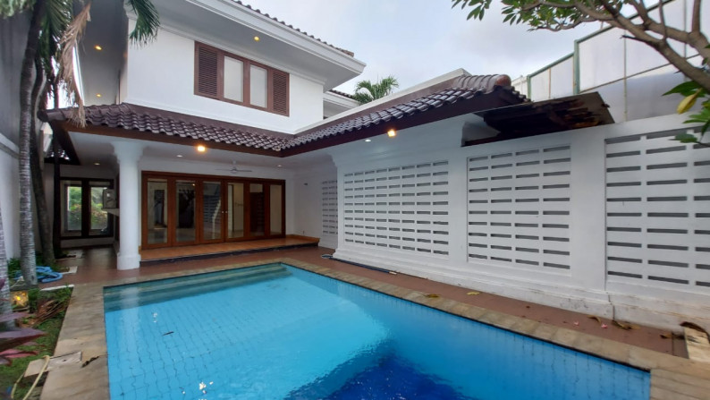 Rumah dalam townhouse private pool dipejaten barat 2