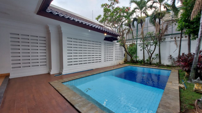 Rumah dalam townhouse private pool dipejaten barat 2