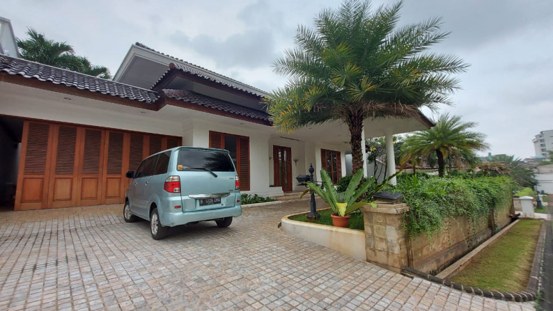 Rumah dalam townhouse asri dipejaten barat dua