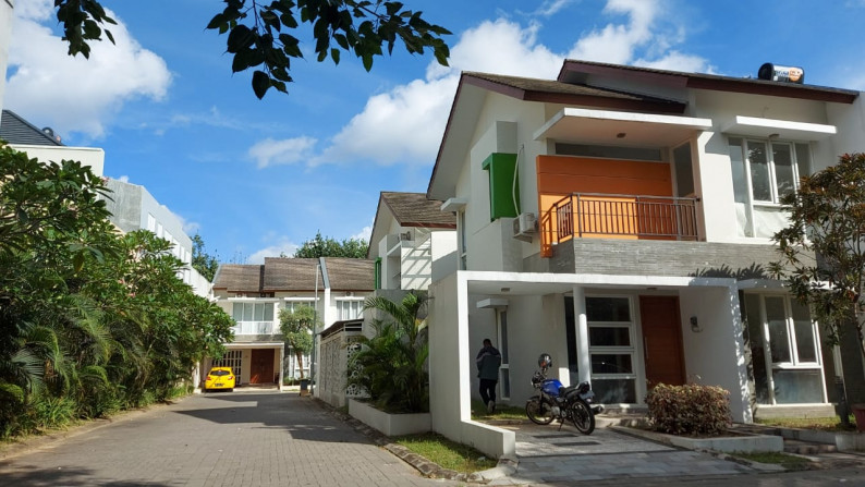 RUMAH CANTIK MINIMALSI, DALAM PERUMAHAN VILLA BAHAGIA SEJAHTERA