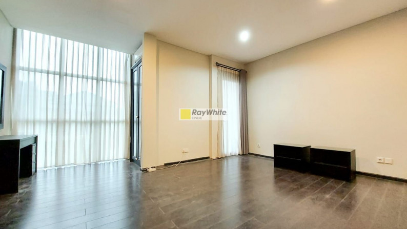 Rumah Cozy Hadap Utara Design Modern Siap Huni Dalam Cluster Berkelas di Pondok Indah