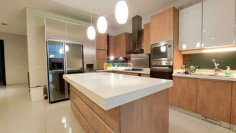 Rumah Cozy Hadap Utara Design Modern Siap Huni Dalam Cluster Berkelas di Pondok Indah