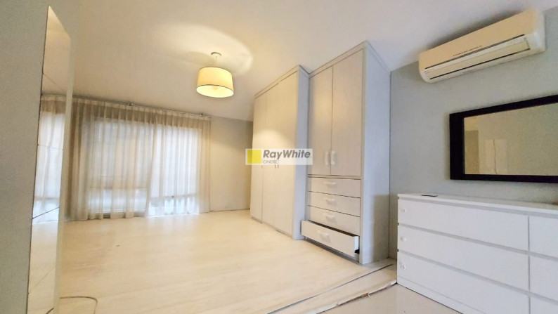 Rumah Cozy Hadap Utara Design Modern Siap Huni Dalam Cluster Berkelas di Pondok Indah