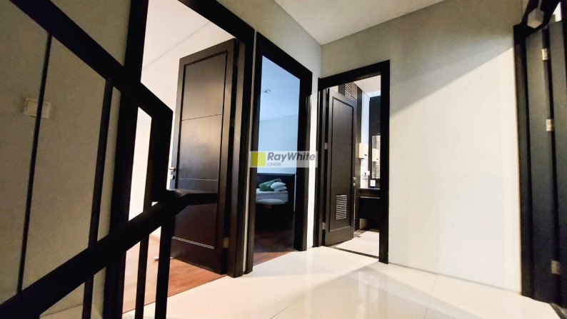 Rumah Cozy Hadap Utara Design Modern Siap Huni Dalam Cluster Berkelas di Pondok Indah