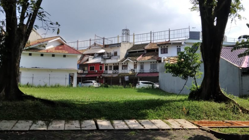 Kavling badan row jalan besar di Giri Loka 1