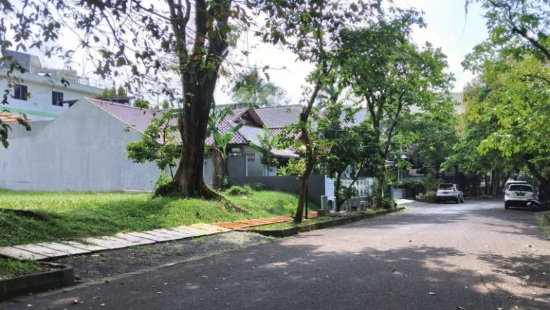 Kavling badan row jalan besar di Giri Loka 1