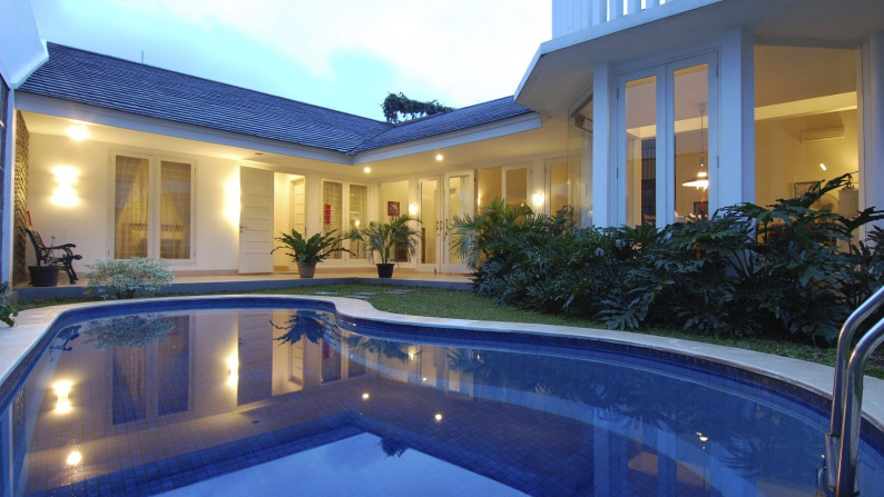 RUMAH MINIMALIS DAN NYAMAN DENGAN SWIMMING POOL DI BANGKA JAKARTA SELATAN #ROYAJI #ANN