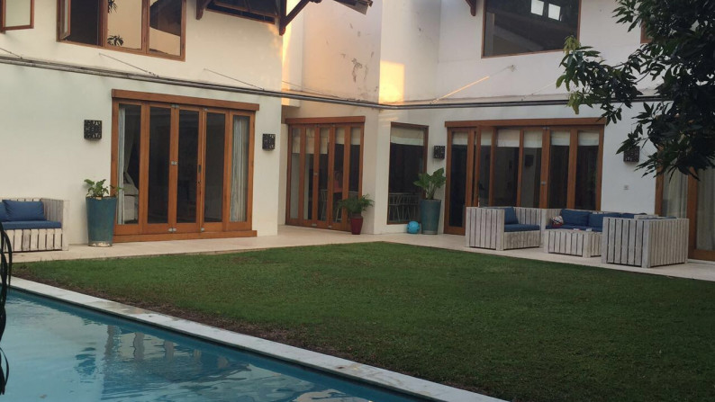 MODERN AND MINIMALIS HOUSE FULL FURNISHED WITH SWIMMING POOL AT BINTARO JAYA #ANN