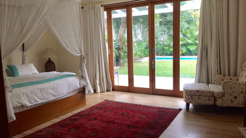 MODERN AND MINIMALIS HOUSE FULL FURNISHED WITH SWIMMING POOL AT BINTARO JAYA #ANN