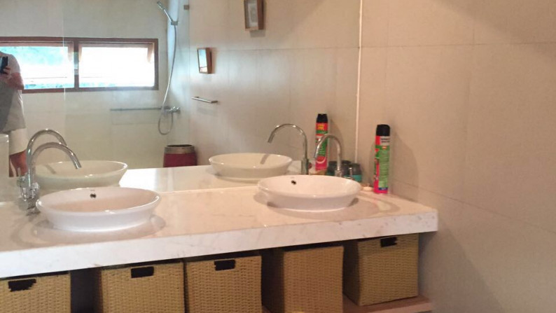 MODERN AND MINIMALIS HOUSE FULL FURNISHED WITH SWIMMING POOL AT BINTARO JAYA #ANN